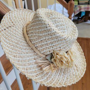 woman's straw hat